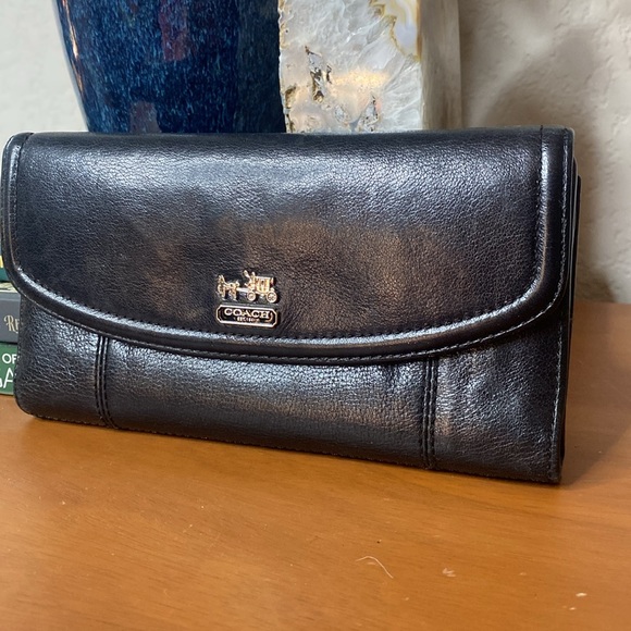 COACH Authentic Madison Leather Wallet - Picture 2 of 12